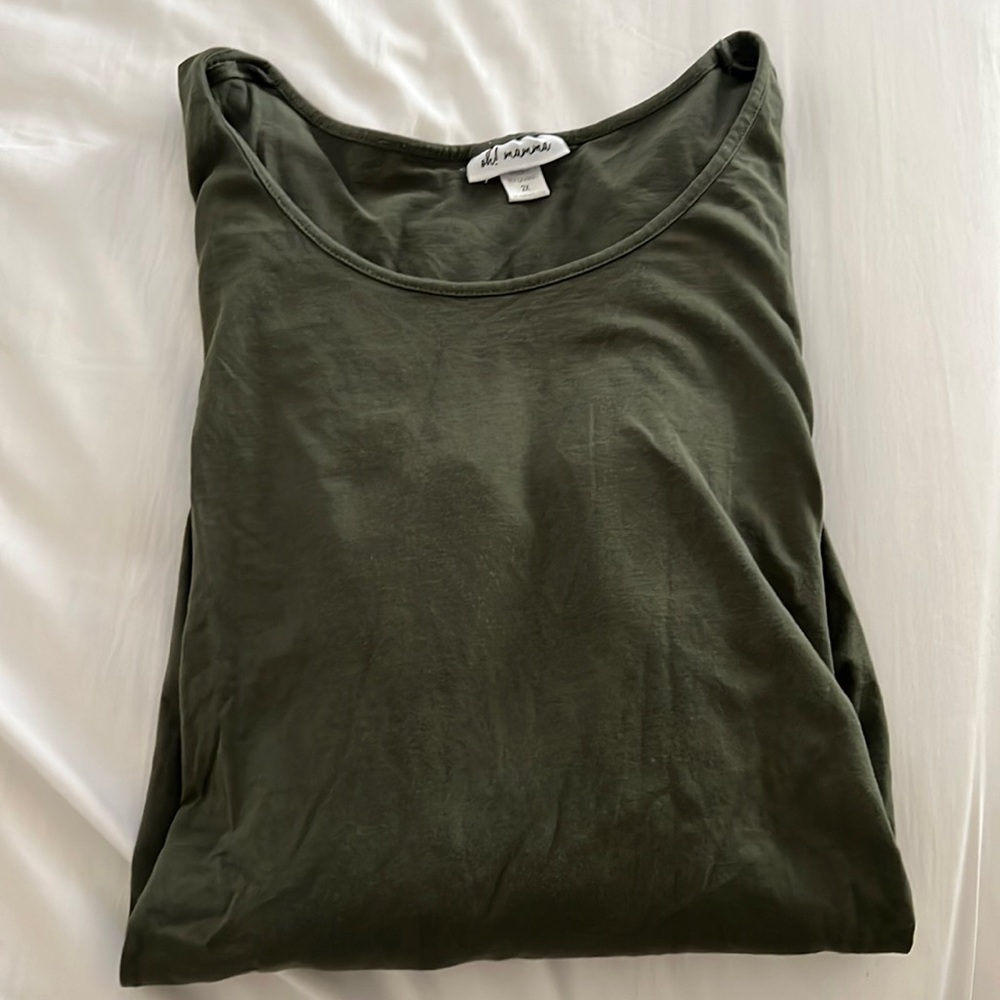 Beautiful green long sleeve maternity shirt